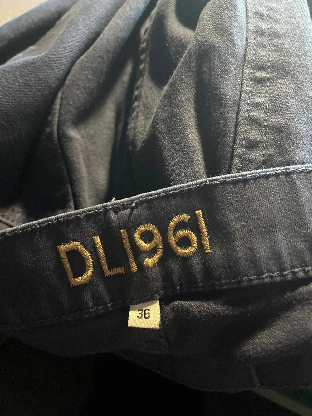 DL1961 Black High-Rise Jeans with Gold Stitching size 36
